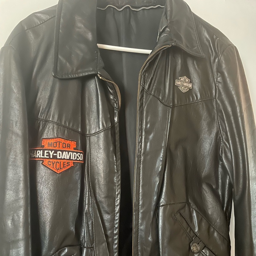 Large men’s leather Harley Davidsons bike jacket